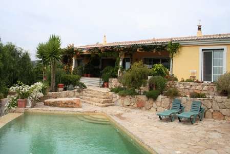 Villa for sale in Portugal - Algarve - Faro - So Brs de Alportel -  650.000