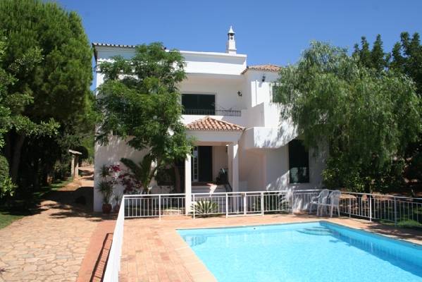 Villa te koop in Portugal - Algarve - Faro - Faro - Santa Barbara de Nexe -  630.000