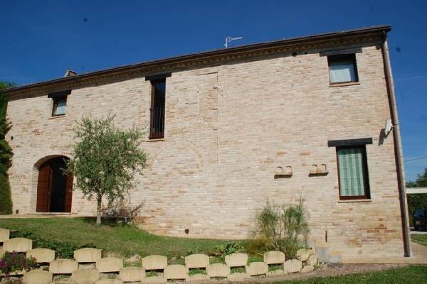 (Woon)boerderij te koop in Itali - Marken / Marche - Montetettone -  550.000