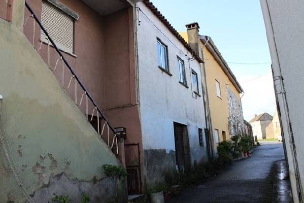 Portugal ~ Coimbra ~ Tbua - Woonhuis