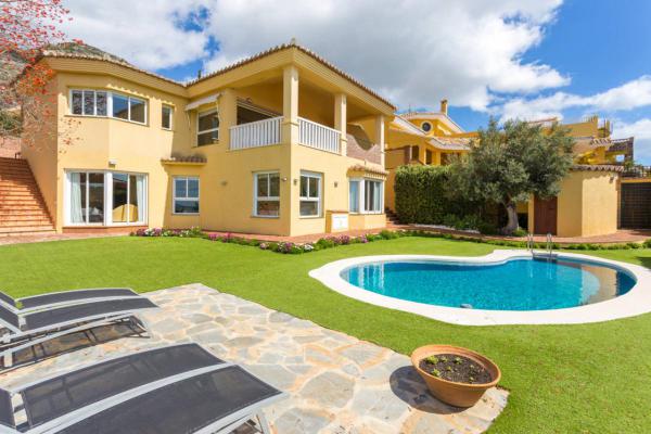 Villa te koop in Spanje - Andalusi - Costa del Sol - Benalmadena -  1.260.000
