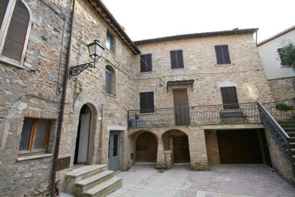 Itali ~ Umbri - Stadswoning