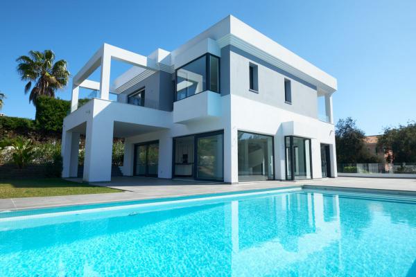 Villa te koop in Spanje - Andalusi - Costa del Sol - Cabopino -  1.495.000