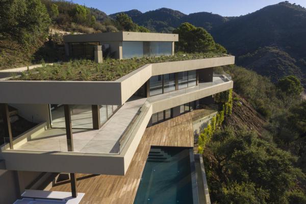 Villa te koop in Spanje - Andalusi - Costa del Sol - Estepona -  1.850.000