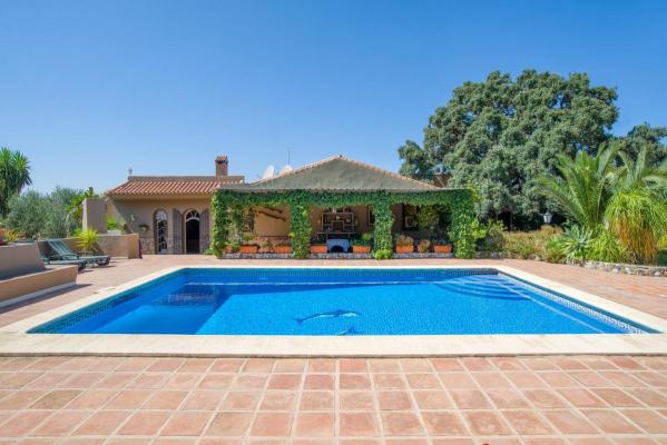 Villa te koop in Spanje - Andalusi - Mlaga - Alhaurin El Grande -  870.000