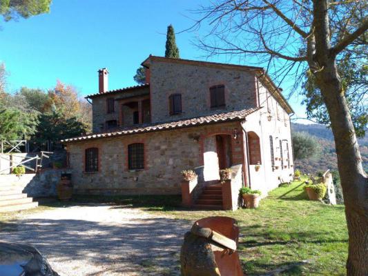 (Woon)boerderij te koop in Itali - Umbri - Passignano sul Trasimeno -  950.000