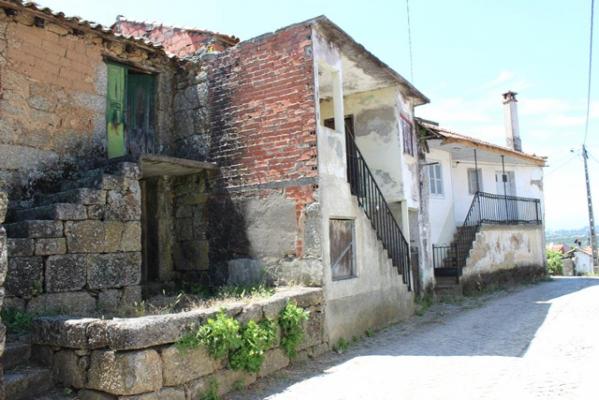 Portugal ~ Coimbra ~ Tbua - Woonhuis