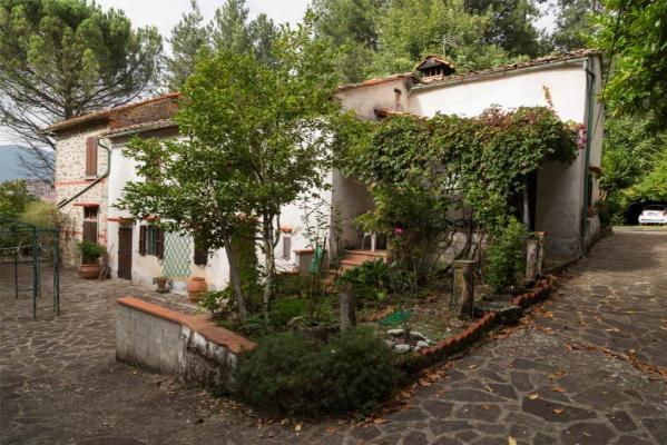 Landhuis te koop in Itali - Toscane - Pescia (PT) -  220.000