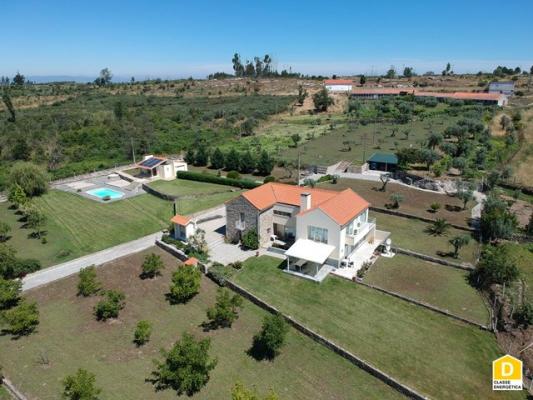 Portugal - Coimbra - Oliveira do Hospital - Meruge