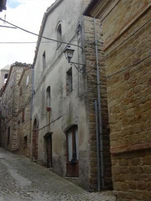 Herenhuis te koop in Itali - Marken / Marche - Gualdo -  50.000