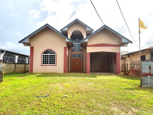 Woonhuis te koop in Suriname - Paramaribo - Doekhie project - € 135.000