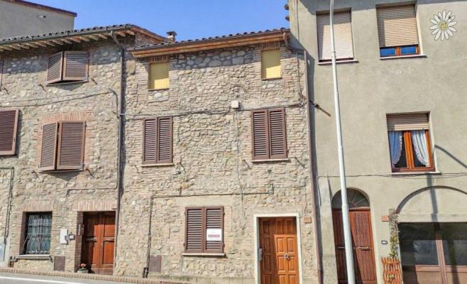 Tussenwoning te koop in Itali - Umbri - Ficulle -  68.000