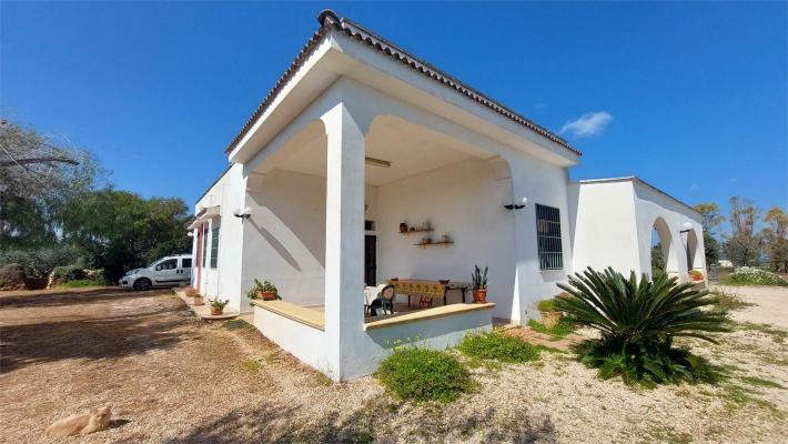 Itali� ~ Apuli� - Villa
