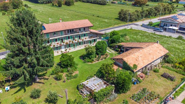 (Woon)boerderij te koop in Itali - Piemonte - Varallo Pombia -  490.000