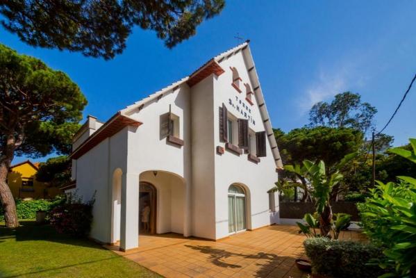 Villa te koop in Spanje - Catalonië - Costa Brava - Platja D`aro - € 1.060.000