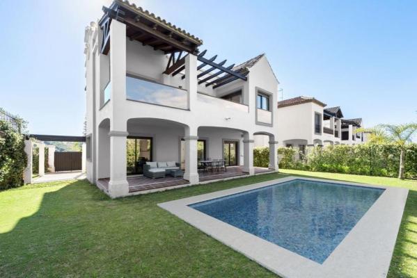 Villa te koop in Spanje - Andalusi - Costa del Sol - Estepona -  474.950