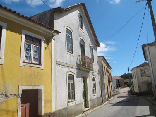 Portugal ~ Coimbra ~ Arganil - Halfvrijstaand