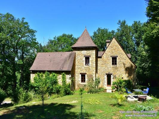 Landhuis te koop in Frankrijk - Midi-Pyrénées - Lot - GOURDON - € 520.000