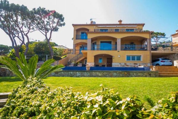 Spanje - Cataloni - Costa Brava - Castell-Platja D`aro
