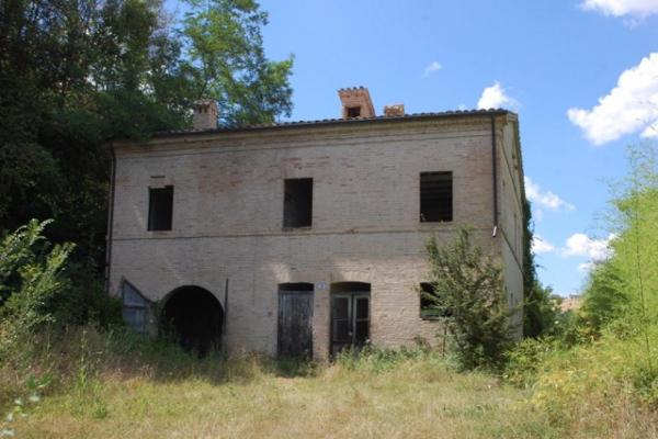 Farm house for sale in Italy - Marche - Falerone -  230.000