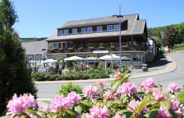 Hotel / Rest. / Caf for sale in Germany - Nordrhein-Westfalen - Sauerland - Winterberg -  395.000