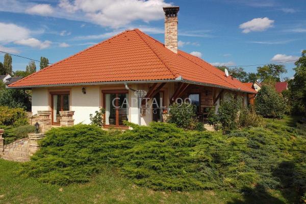 Villa te koop in Hongarije - Pannonia (West) - Balaton - Cserszegtomaj - € 450.000