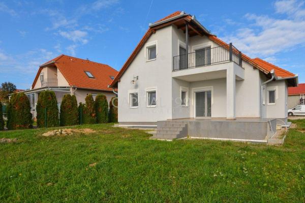 Villa te koop in Hongarije - Pannonia (West) - Balaton - Cserszegtomaj -  345.000