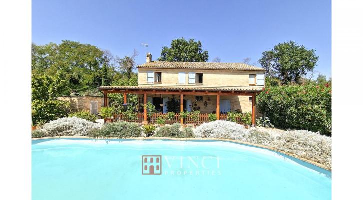 (Woon)boerderij te koop in Itali - Marken / Marche - Fermo -  485.000