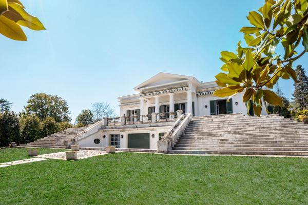 Itali� ~ Lago Maggiore - Villa