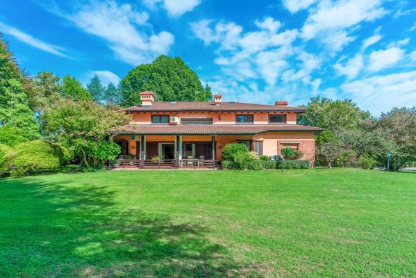 Villa te koop in Itali - Lago Maggiore - Dormelletto -  2.350.000