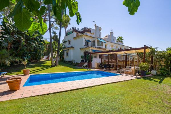 Villa te koop in Spanje - Andalusië - Costa del Sol - Nueva Andalucia - € 890.000
