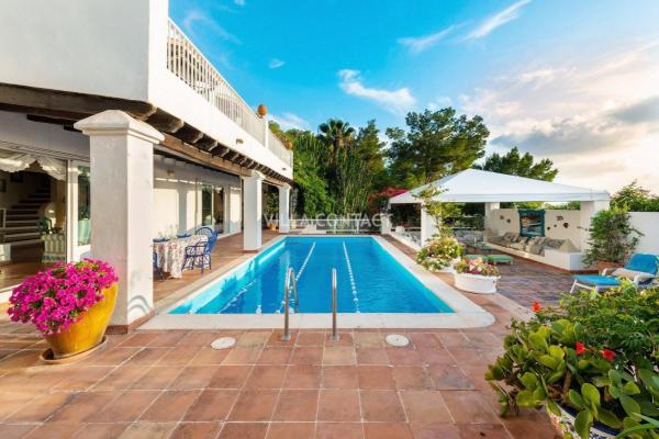 Villa te koop in Spanje - Balearen - Ibiza - Cala Conta - € 2.400.000