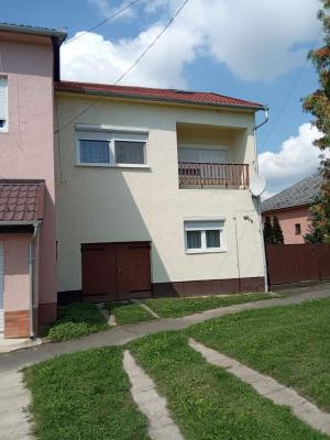 Hongarije ~ Pannonia (West) ~ Baranya (Pcs) - Halfvrijstaand