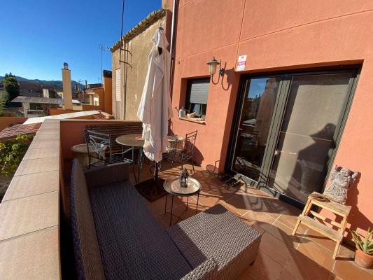 Spanje ~ Cataloni ~ Gerona ~ Binnenland - Geschakelde woning