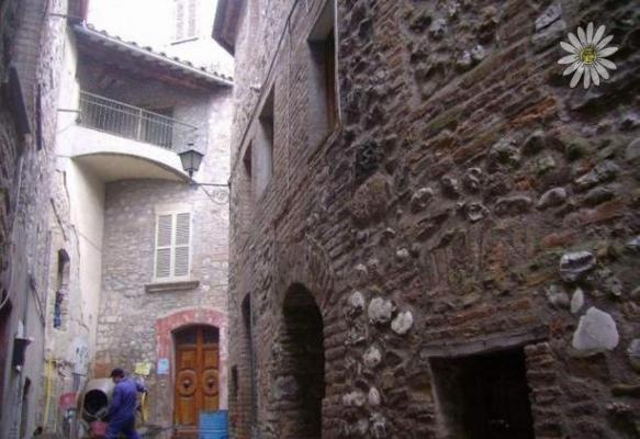 Tussenwoning te koop in Itali - Umbri - Ficulle -  35.000