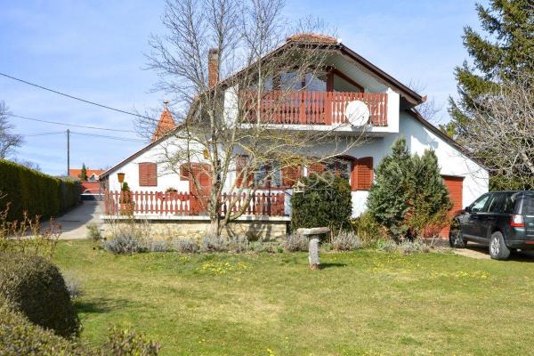 Villa te koop in Hongarije - Pannonia (West) - Balaton - Cserszegtomaj -  270.000