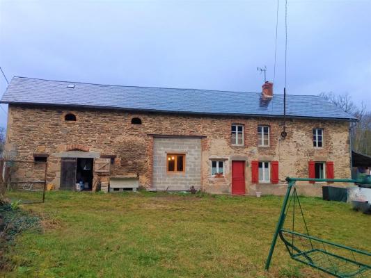 Maison de Campagne te koop in Frankrijk - Auvergne - Puy-de-Dôme - Teilhet - € 76.000