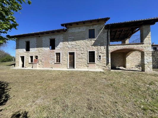 (Woon)boerderij te koop in Itali - Piemonte - Gabiano -  185.000