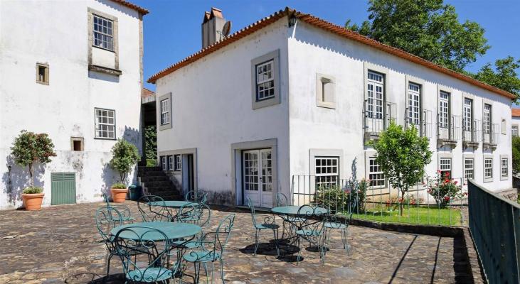 B & B / Pension te koop in Portugal - Porto - Gondomar - Lomba -  1.990.000