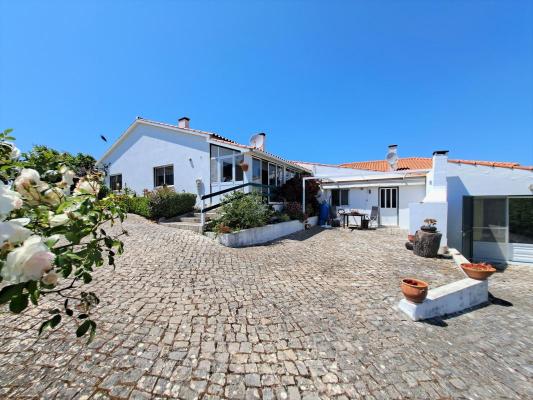 Woonhuis te koop in Portugal - Leiria - Alcobaa - Brrio -  175.000