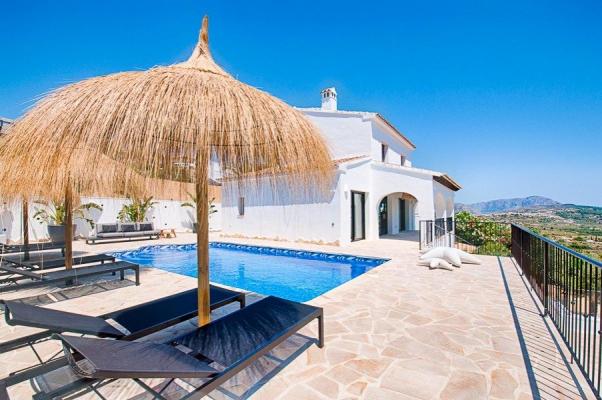 Villa te koop in Spanje - Valencia (Regio) - Costa Blanca - Moraira -  895.000