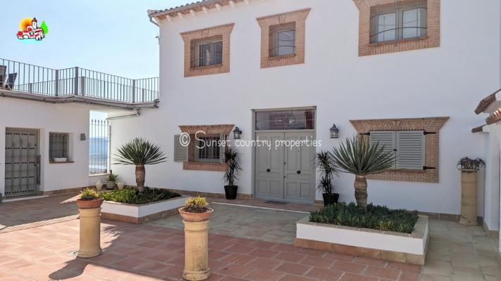 Landhuis te koop in Spanje - Andalusi - Crdoba - Iznajar -  660.000