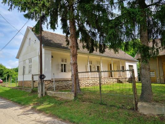 Hongarije ~ Pannonia (West) ~ Baranya (P�cs) - (Woon)boerderij
