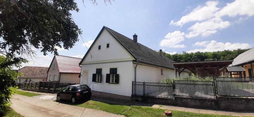 Hongarije ~ Pannonia (West) ~ Tolna (Szekszrd) - (Woon)boerderij