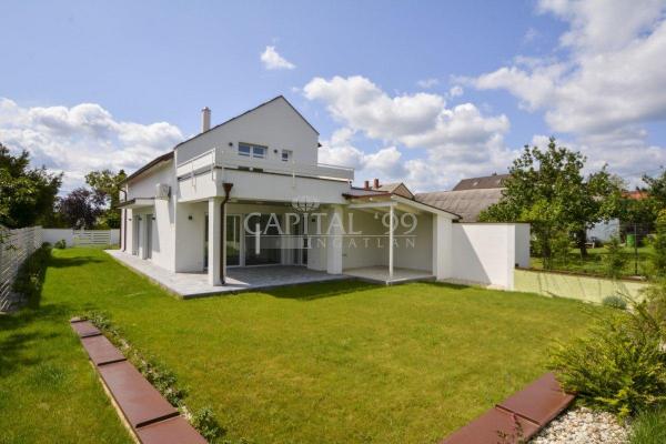 Villa for sale in Hungary - Pannonia (West) - Balaton - Vonyarcvashegy -  485.000