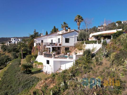 Villa te koop in Spanje - Catalonië - Costa Brava - Castell-Platja D`aro - € 950.000