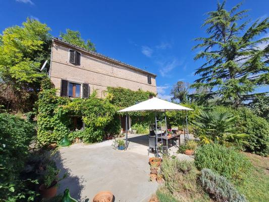 Landhuis te koop in Itali - Marken / Marche - Monte Vidon Corrado -  240.000