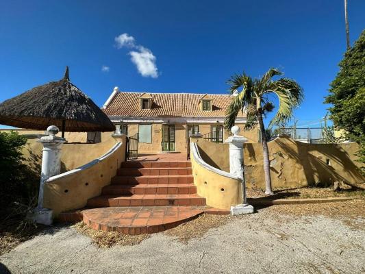 Antilles ~ Curaao - Country house