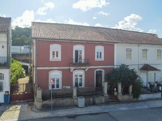 Portugal ~ Centro ~ Coimbra ~ Arganil - Hoekwoning