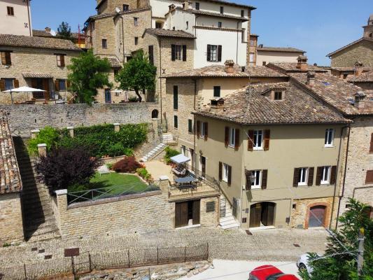 Woonhuis te koop in Italië - Marken / Marche - Monte San Martino - € 215.000